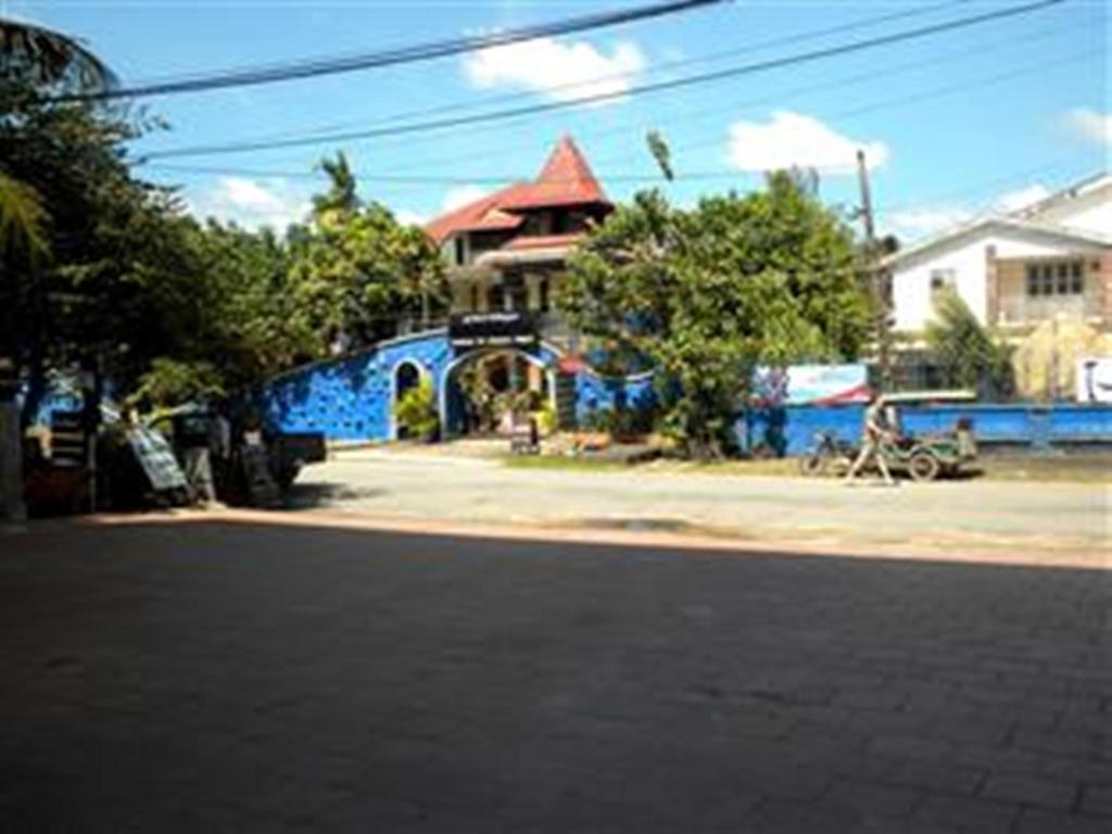 קמפוט Nyny Hotel מראה חיצוני תמונה